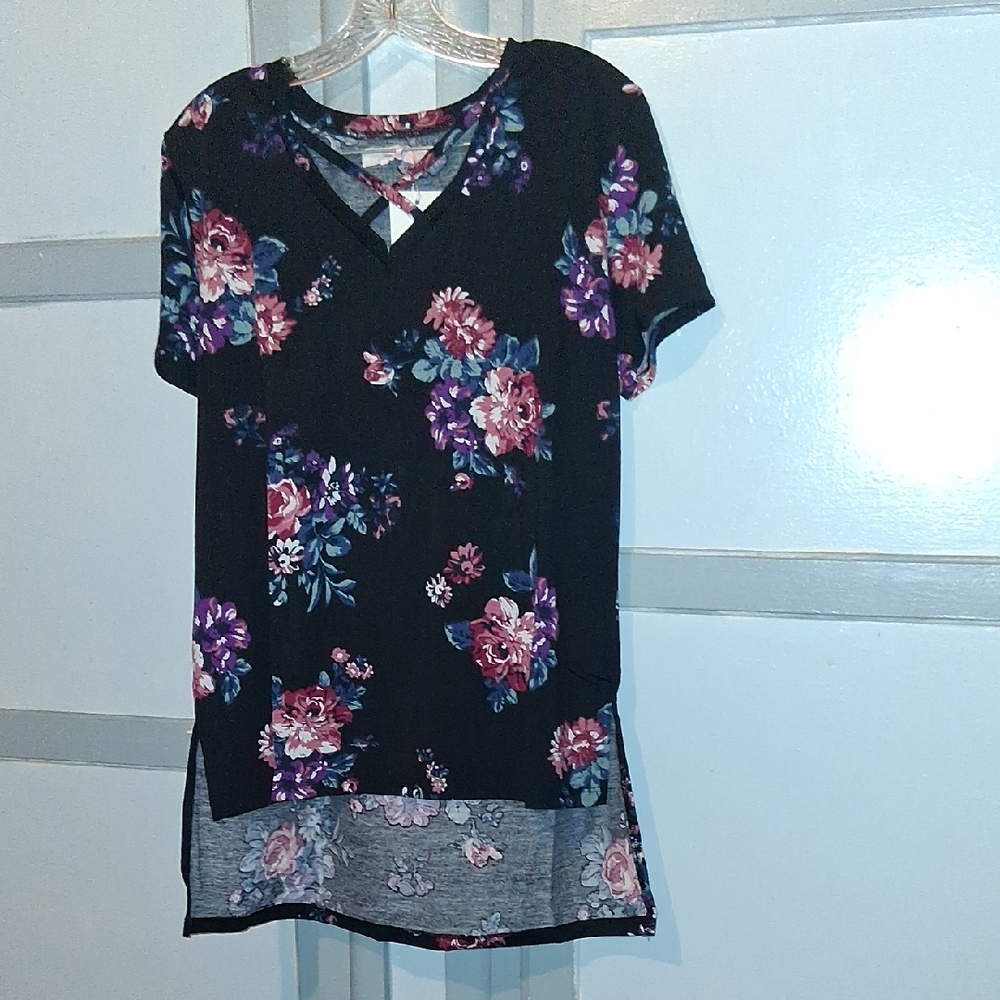 Black V-Neck Short Sleeve Floral Tunic with Pink & Purple Blooms
